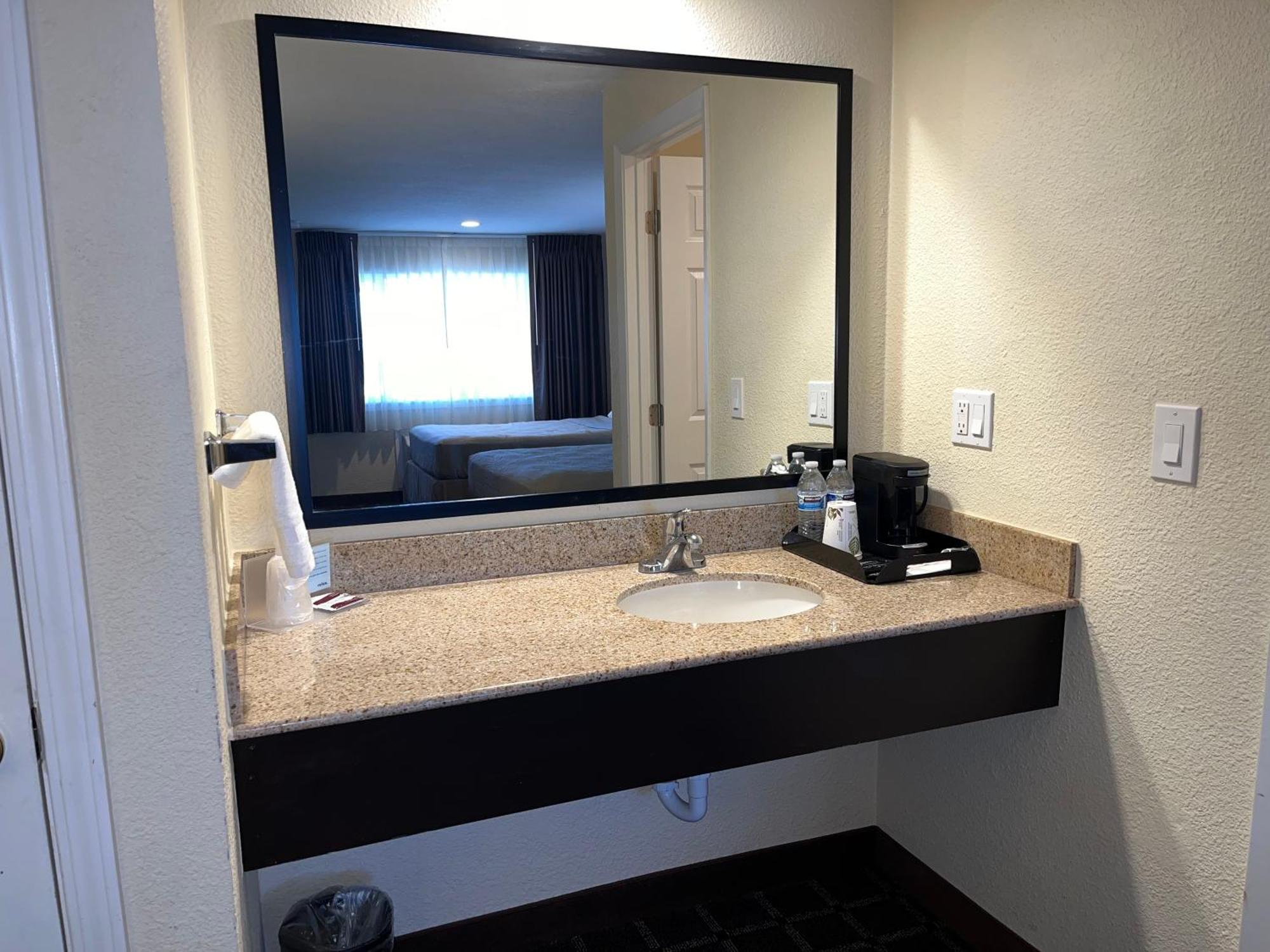 Oregon Trail Inn And Suites 莱克维尤 外观 照片