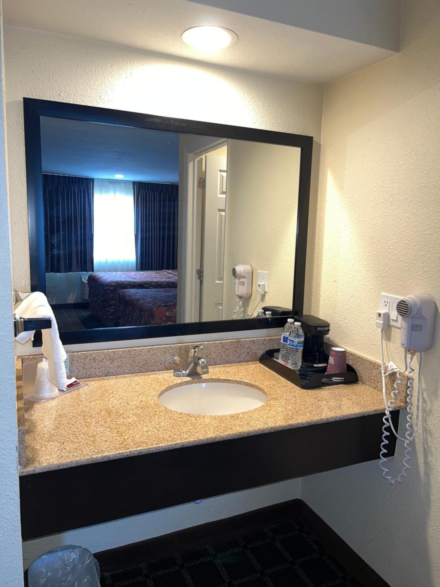 Oregon Trail Inn And Suites 莱克维尤 外观 照片